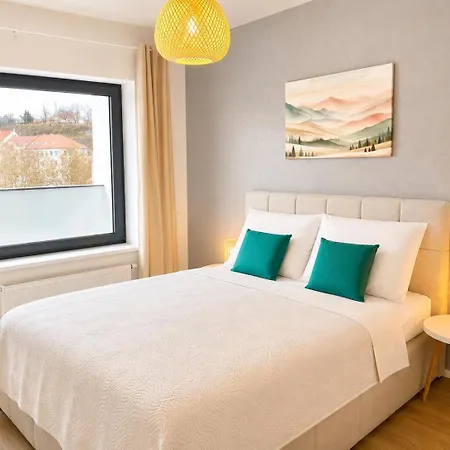 Petrov Luxury With Parking Apartment *